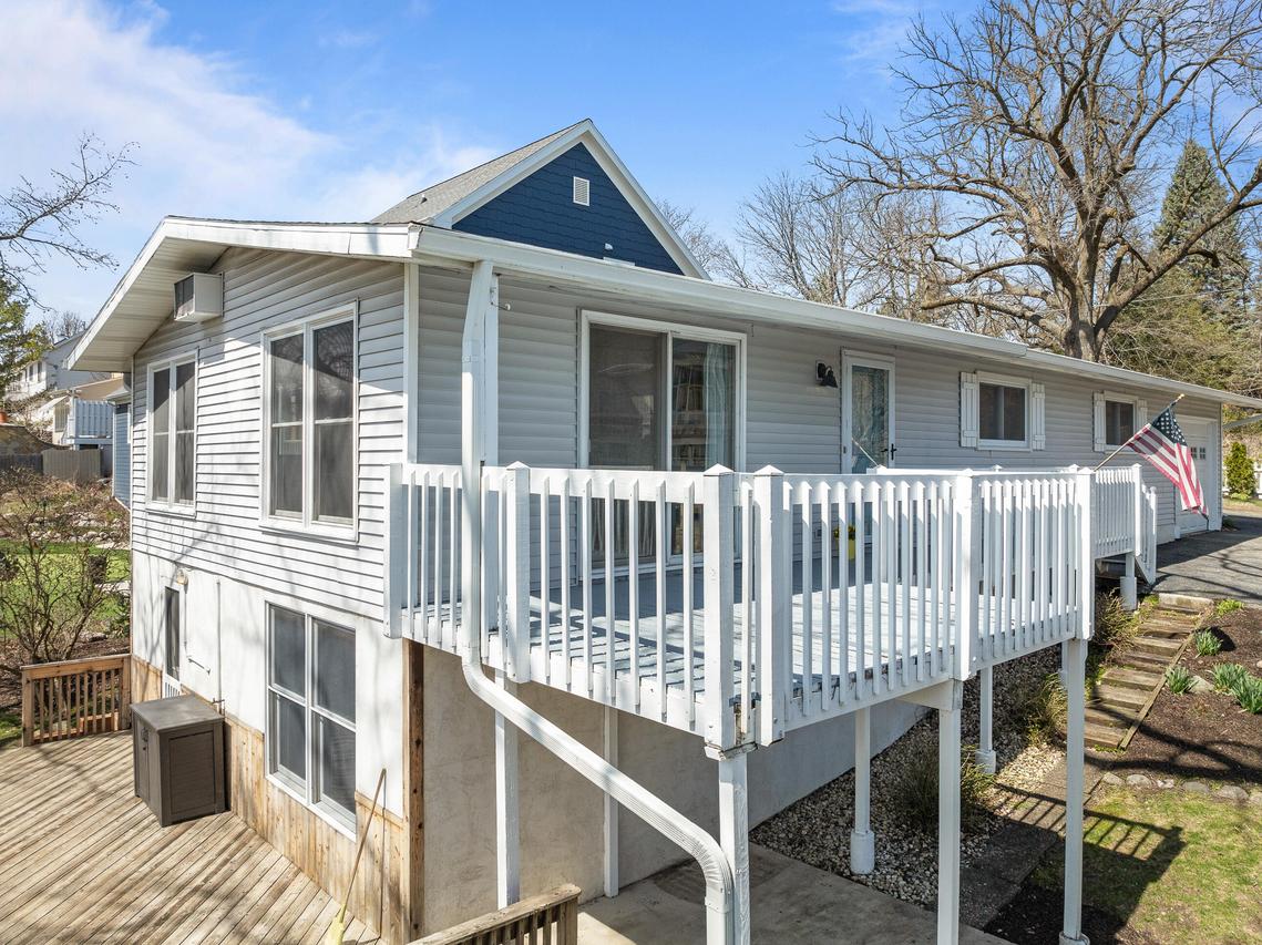 1540 W Main St, Lake Geneva, WI 53147
