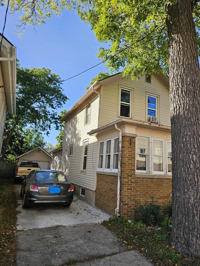 918 Caroline St, Waukesha, WI 53186