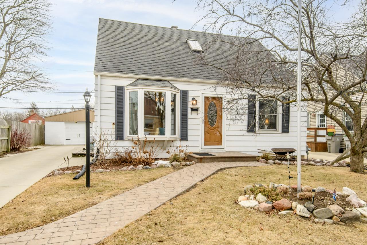 4627 W Sumac Pl, Milwaukee, WI 53219