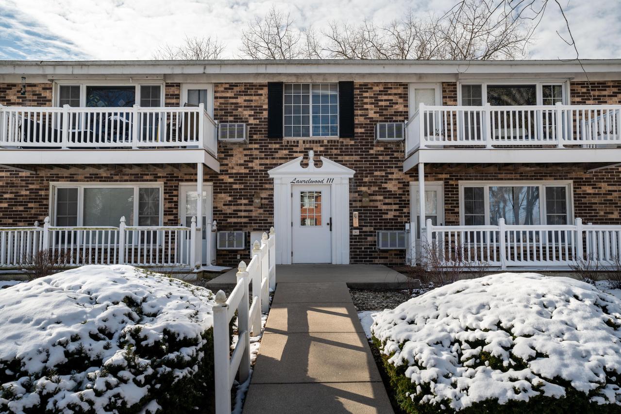 111 Heidel Rd #4, Thiensville, WI 53092