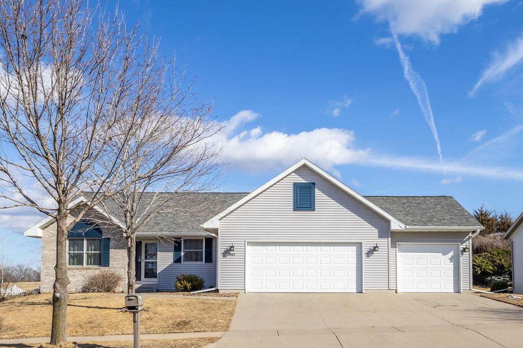 1003 Pioneer Dr, Holmen, WI 54636