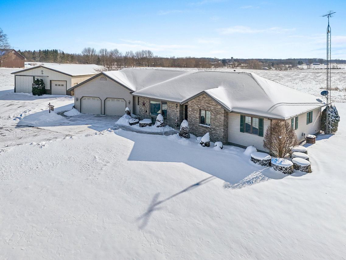 8021 Carstens Rd, Newton, WI 54220