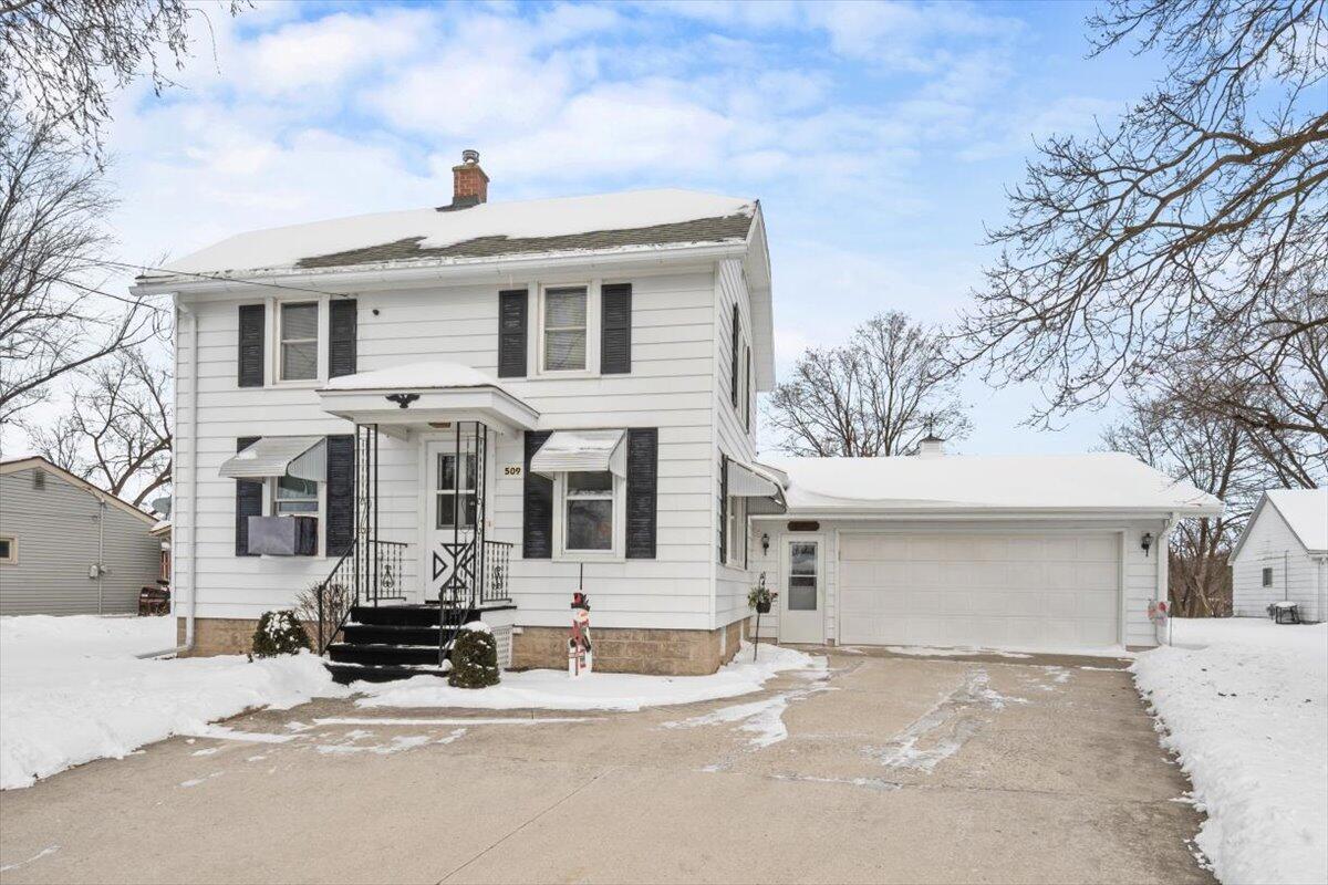 509 Clark St, Cascade, WI 53011