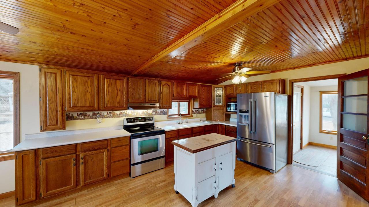 526 E South St, Stoughton, WI 53589