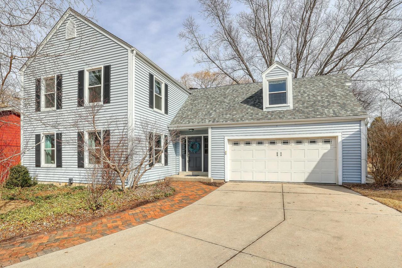 3616 W Brittany Ct, Mequon, WI 53092