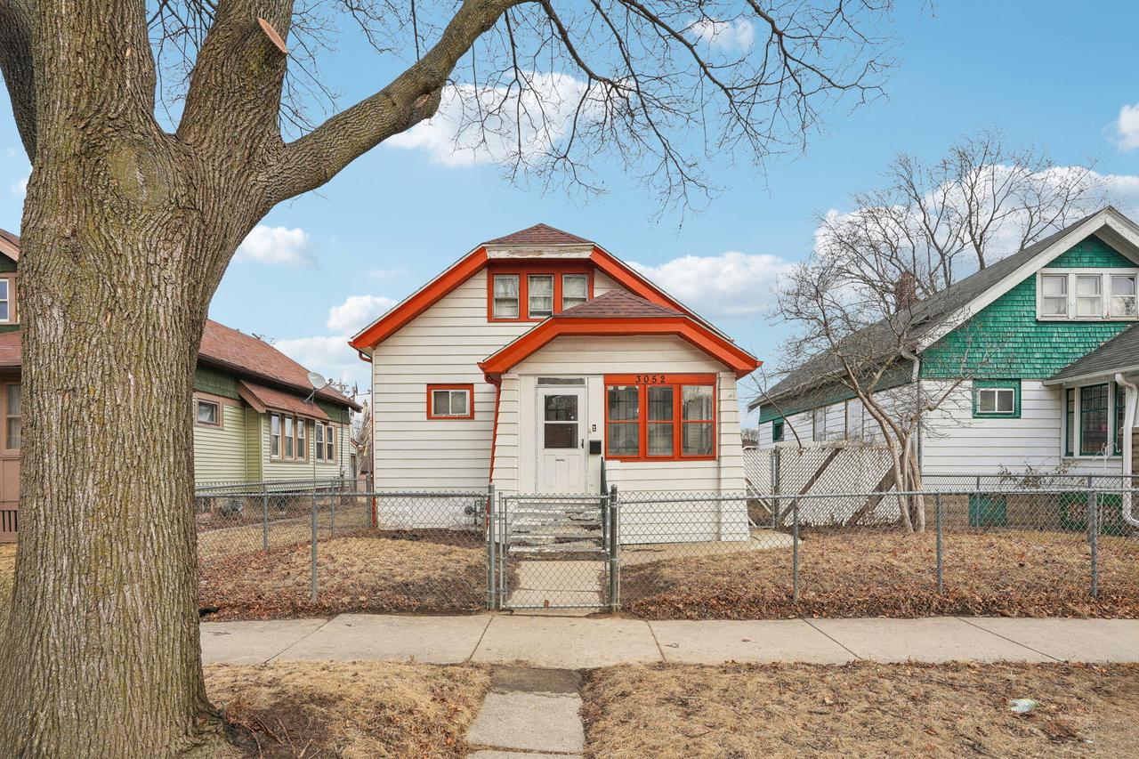 3052 N 47th St, Milwaukee, WI 53210