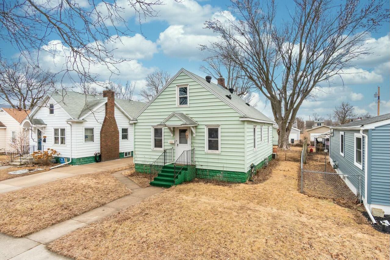 2136 Mississippi St, La Crosse, WI 54601
