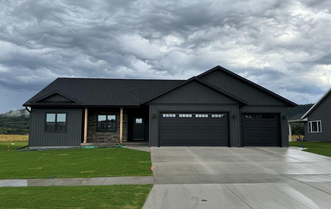 1919 Arches Dr, Holmen, WI 54636