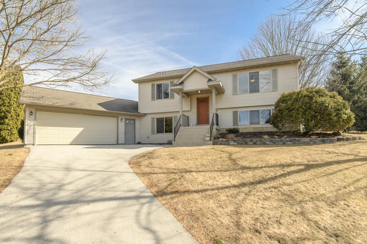 W1498 Marietta Ave, Ixonia, WI 53036