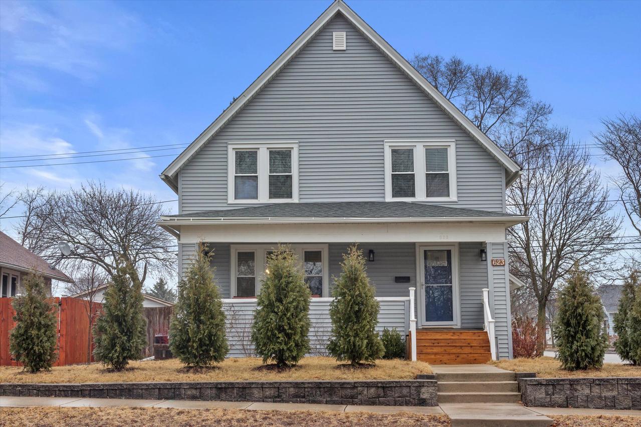 623 S Grand Ave, Waukesha, WI 53186