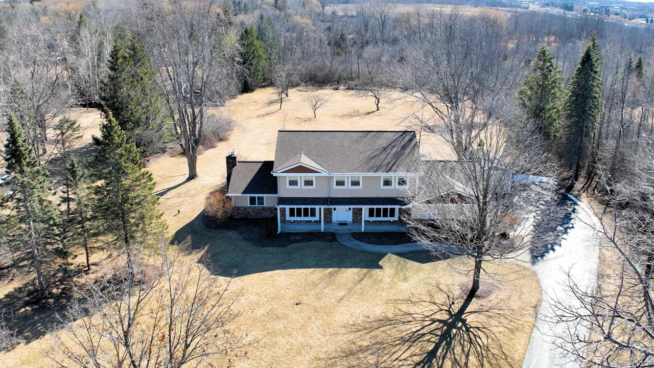 733 W Glen Oaks Ln, Mequon, WI 53092