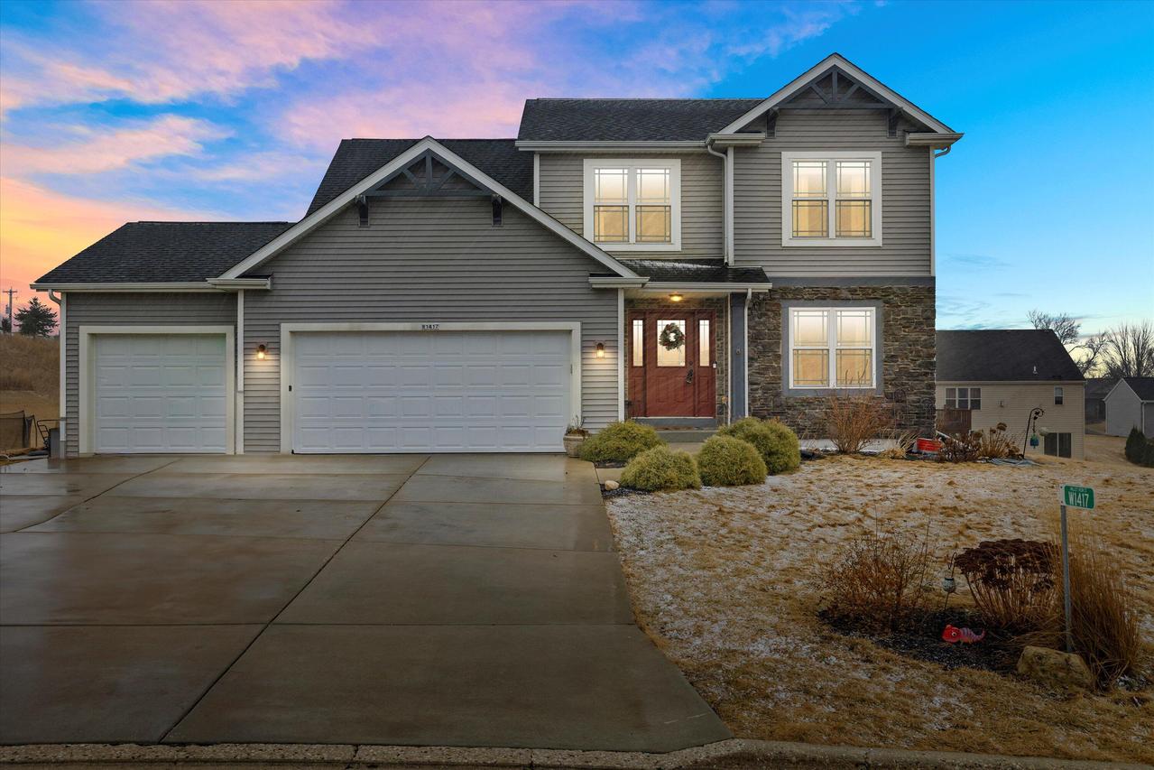 W1417 Valley View, Ixonia, WI 53036