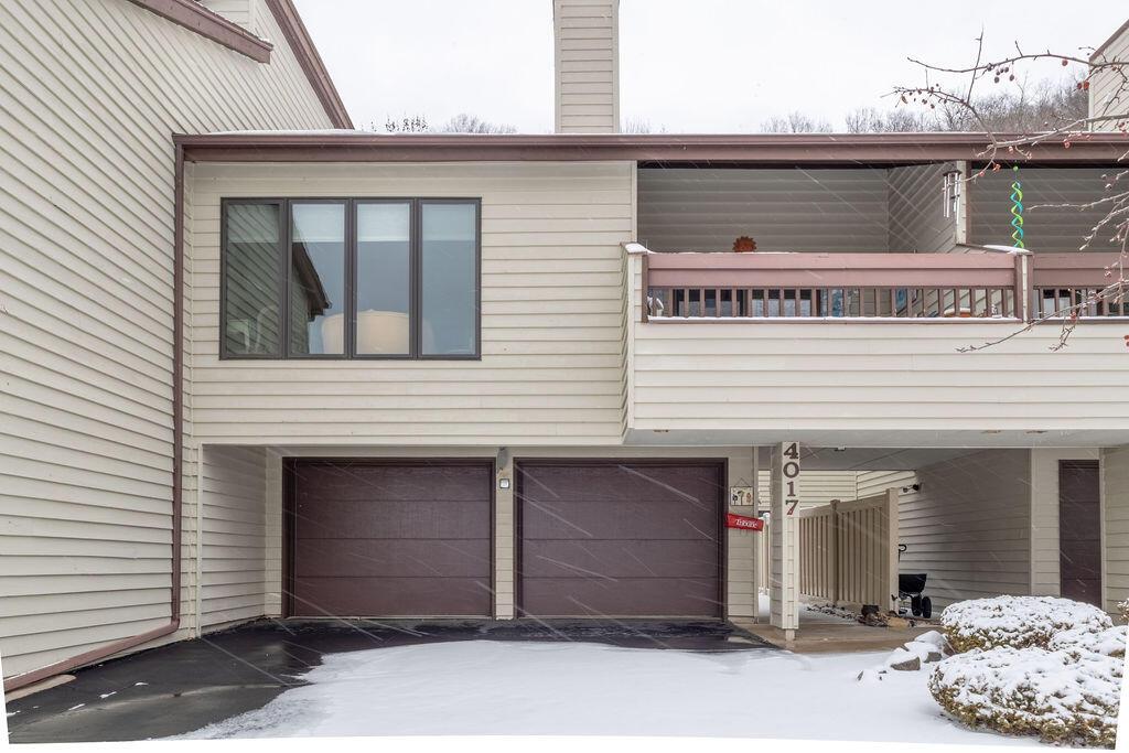 4017 Cliffside Dr, La Crosse, WI 54601