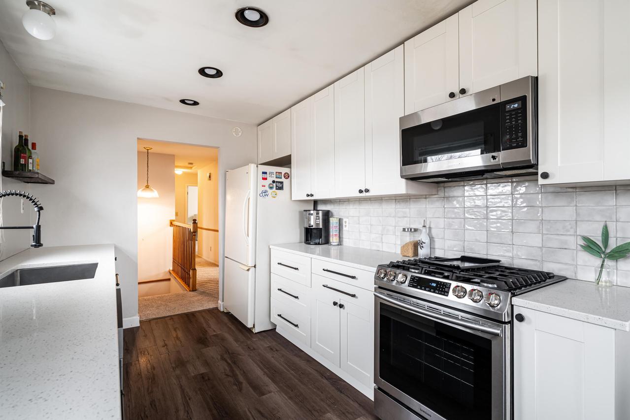 12512 N Woodland Dr, Mequon, WI 53092