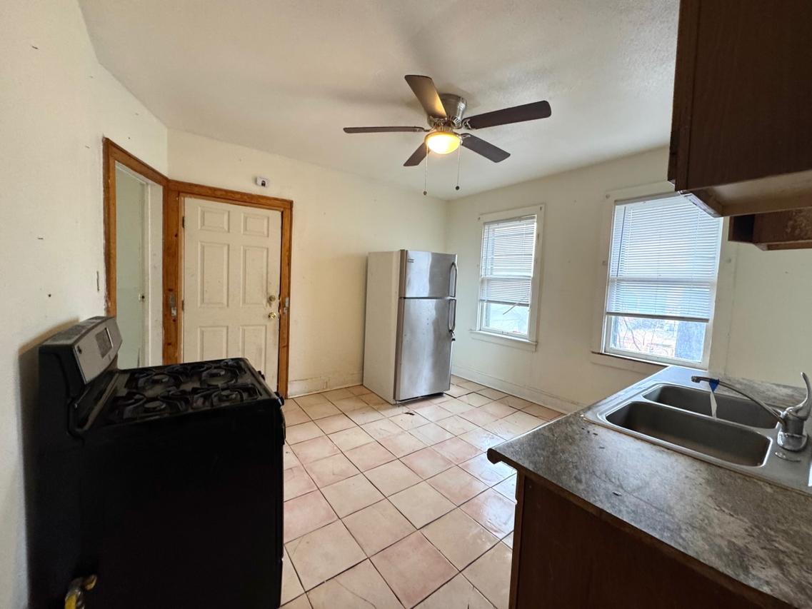 3030 N Palmer St #3032, Milwaukee, WI 53212