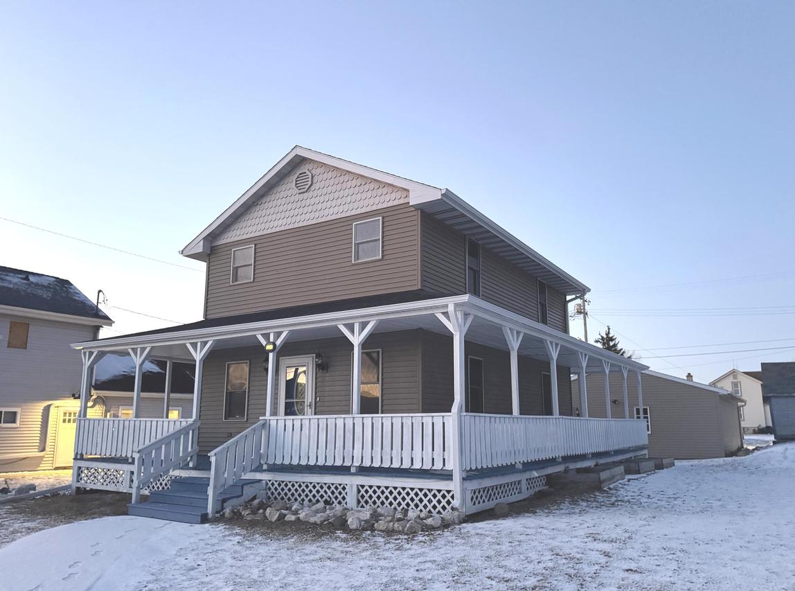 120 W Main St, Glenbeulah, WI 53023