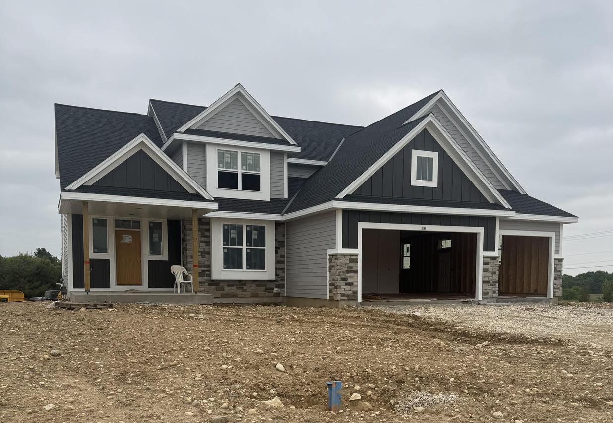 496 Limestone Ln, Slinger, WI 53086