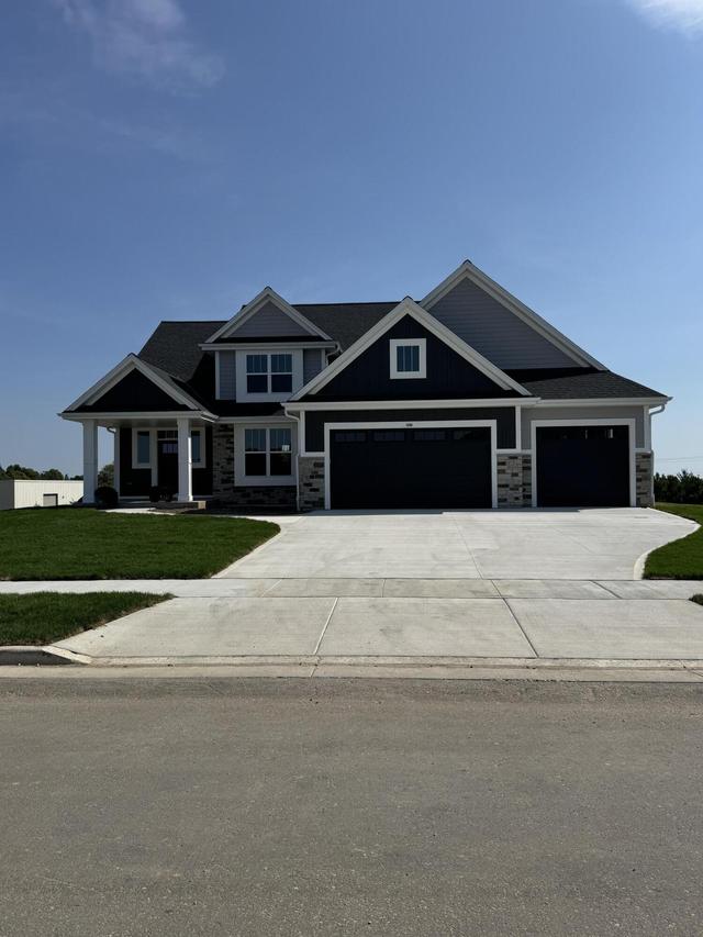 496 Limestone Ln, Slinger, WI 53086