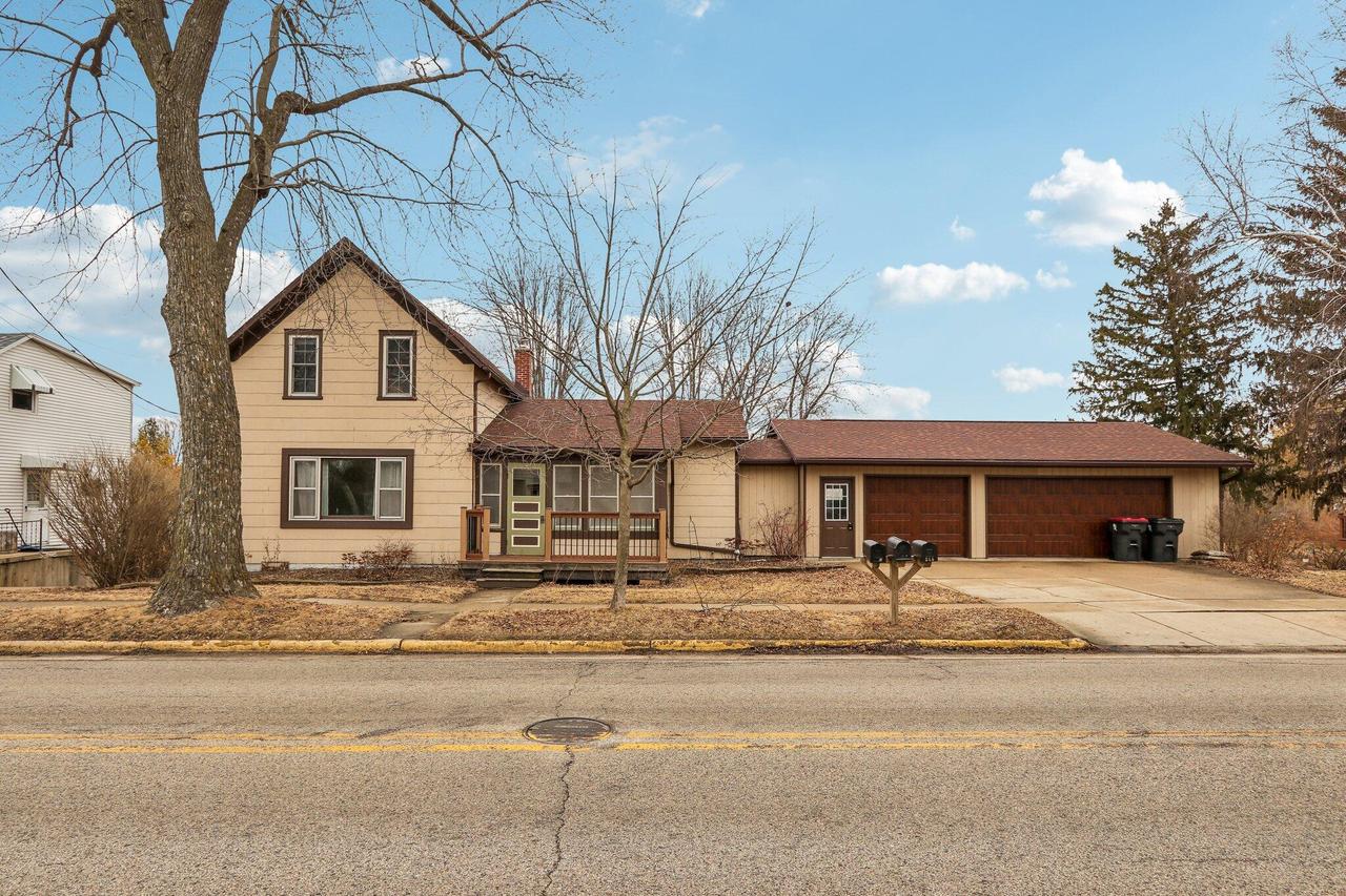 217 N Watertown St, Johnson Creek, WI 53038