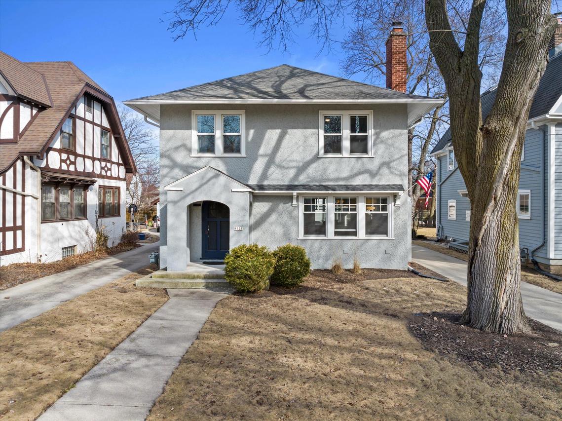 4128 N Farwell Ave, Shorewood, WI 53211