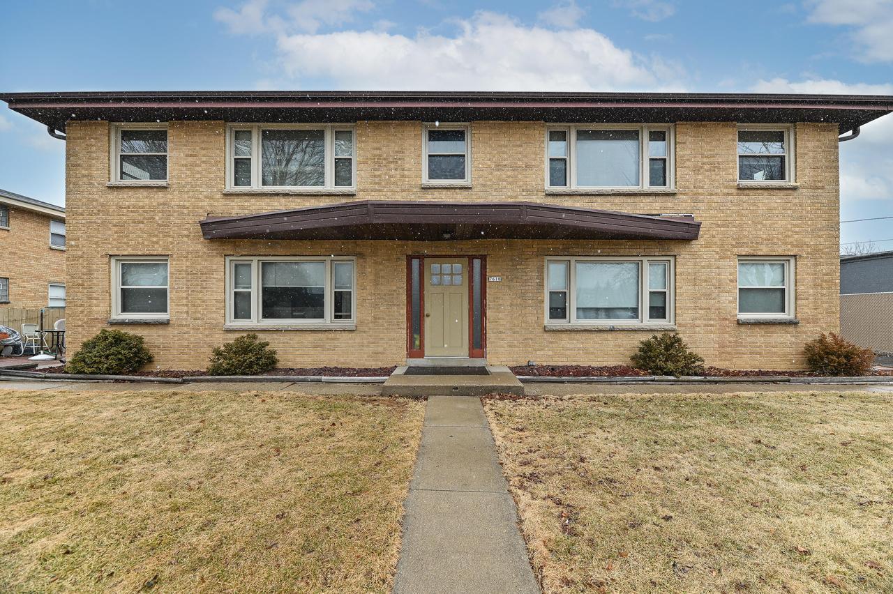 7618 W Howard Ave, Milwaukee, WI 53220