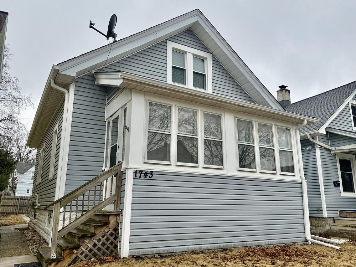 1743 S 63rd St, West Allis, WI 53214
