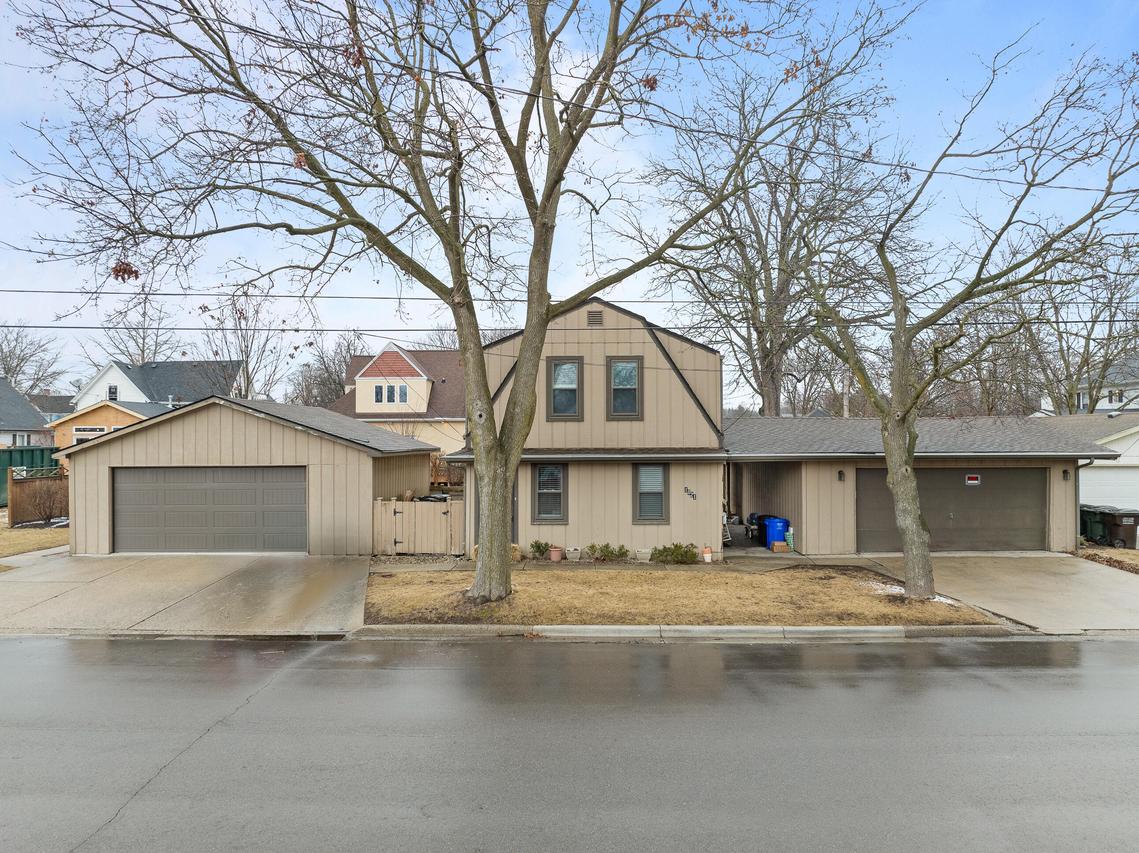 1021 North St, Lake Geneva, WI 53147