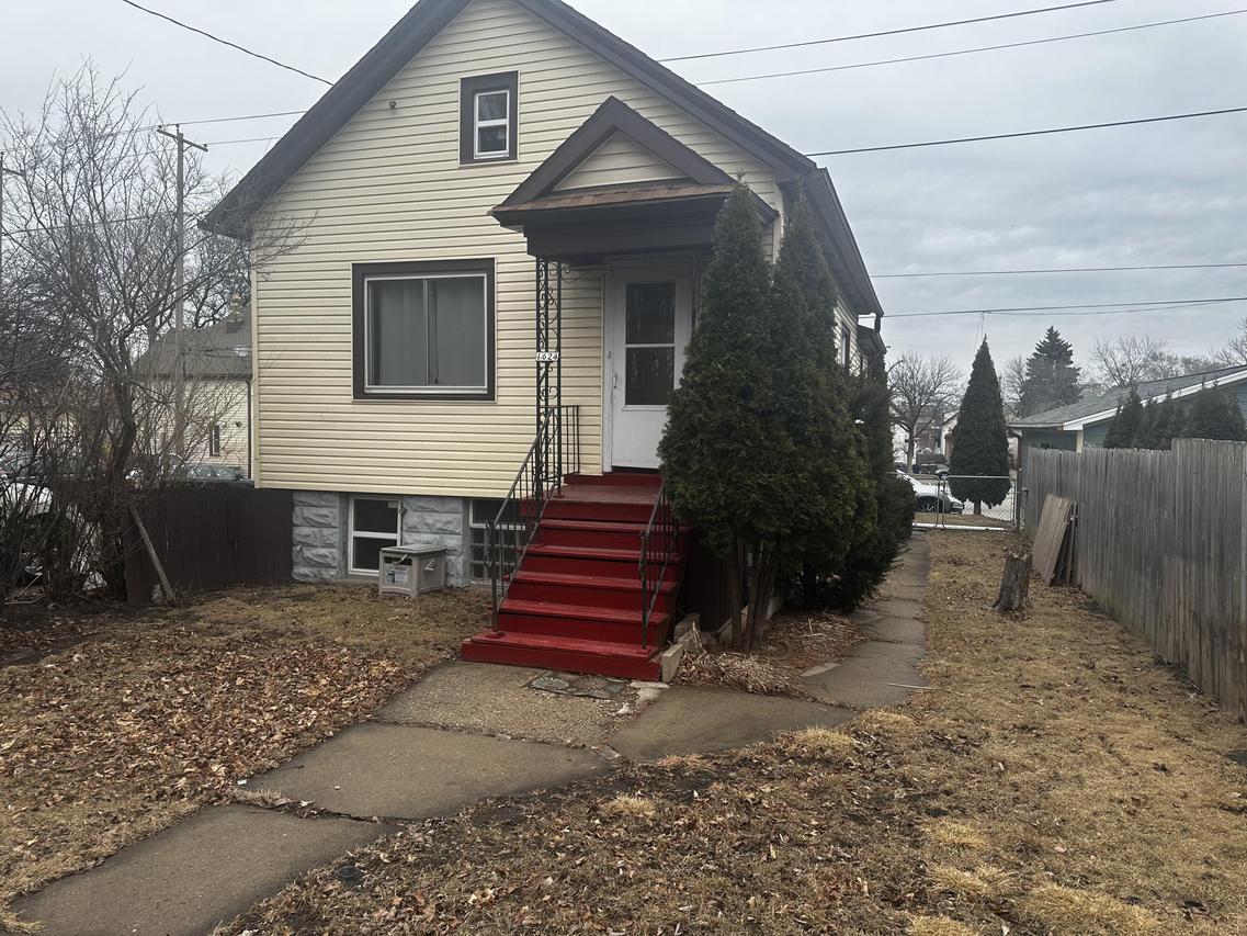 1624 S 4th St, Milwaukee, WI 53204