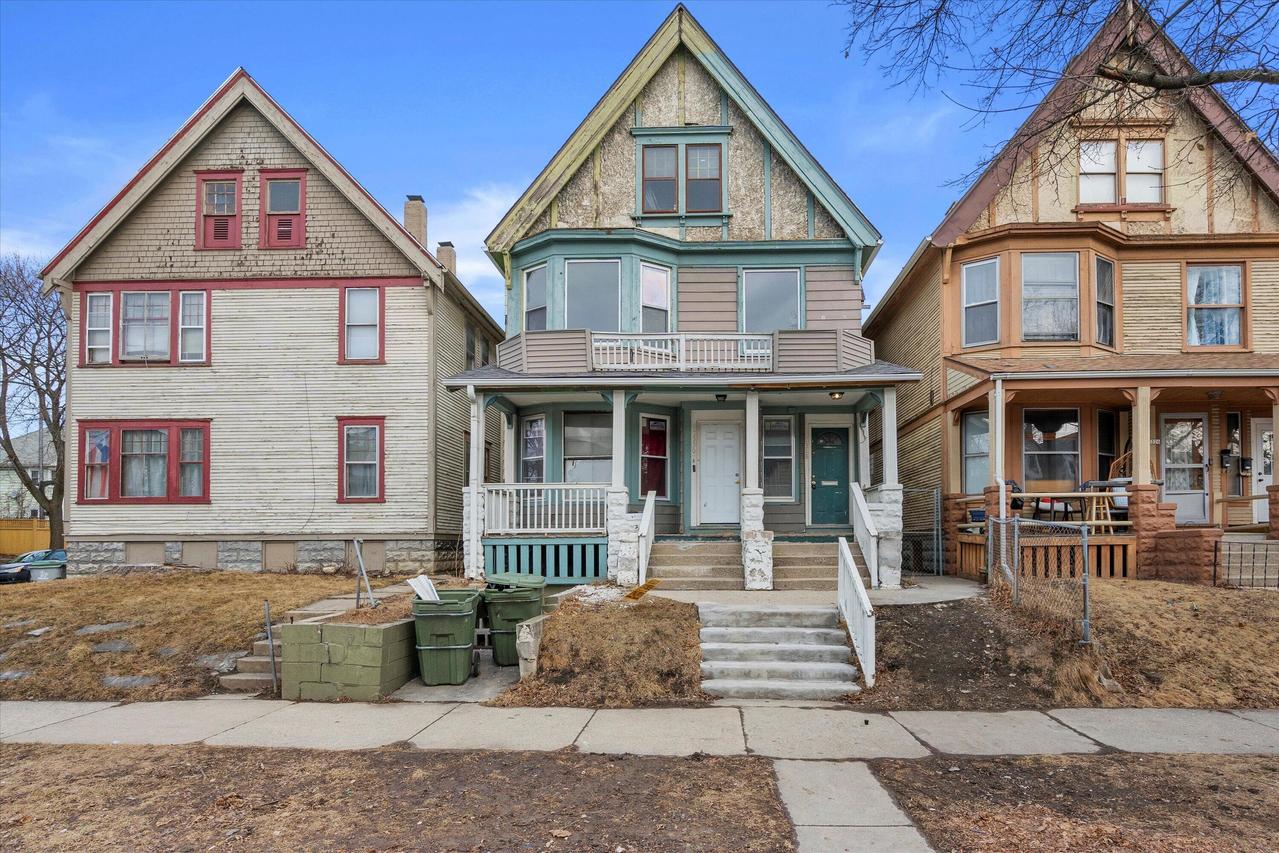 3328 W Saint Paul Ave #3330, Milwaukee, WI 53208
