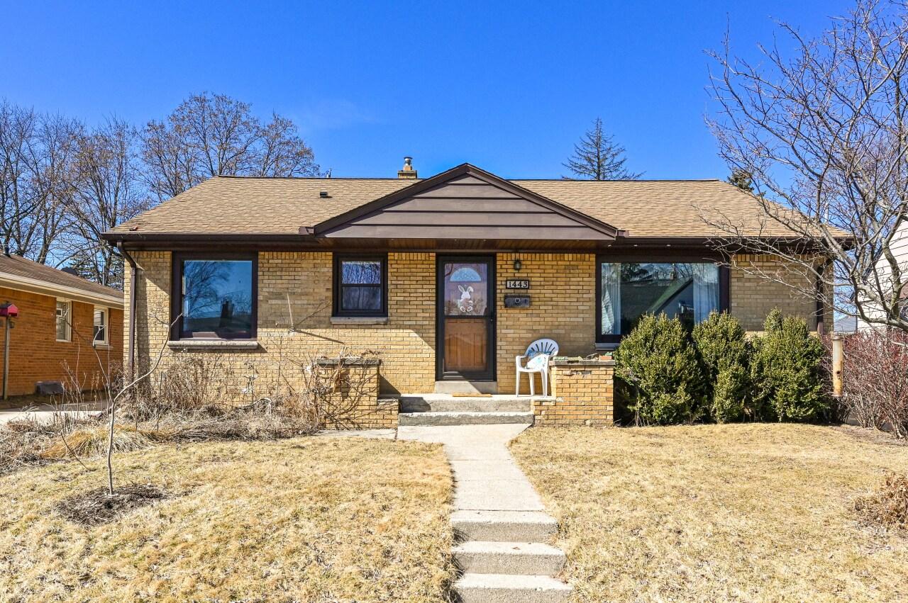 1443 S 96th St, West Allis, WI 53214