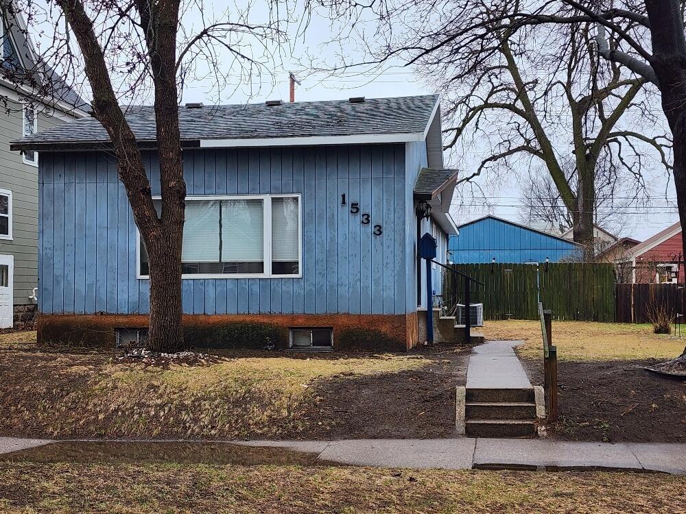 1533 Avon St, La Crosse, WI 54603