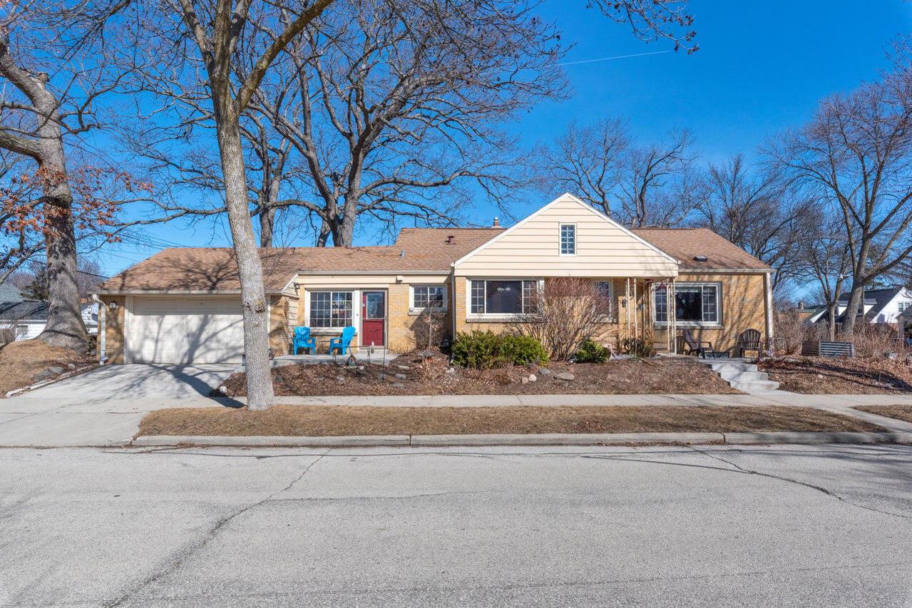 2803 N 83rd St, Milwaukee, WI 53222