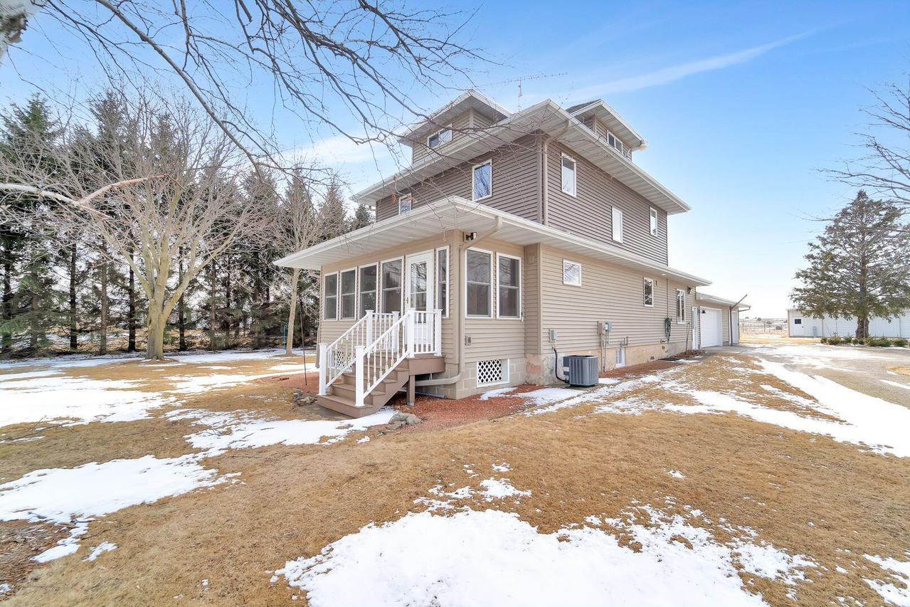 N2662 Hilltop Dr, Eden, WI 53010