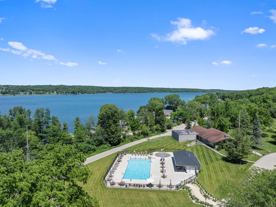 93 Red Chimney Rd #05, Geneva, WI 53147