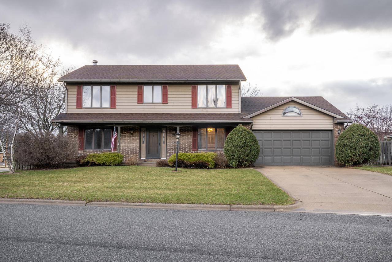 102 Coachlite Ct, Onalaska, WI 54650