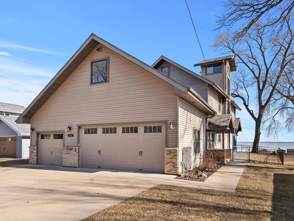 4208 S Shady Ln, Black Wolf, WI 54902