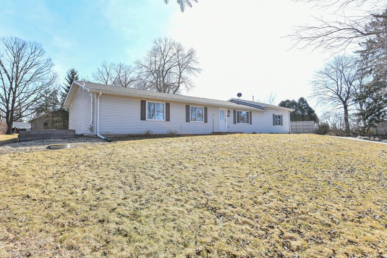 W116 Highland Ave, Spring Prairie, WI 53105