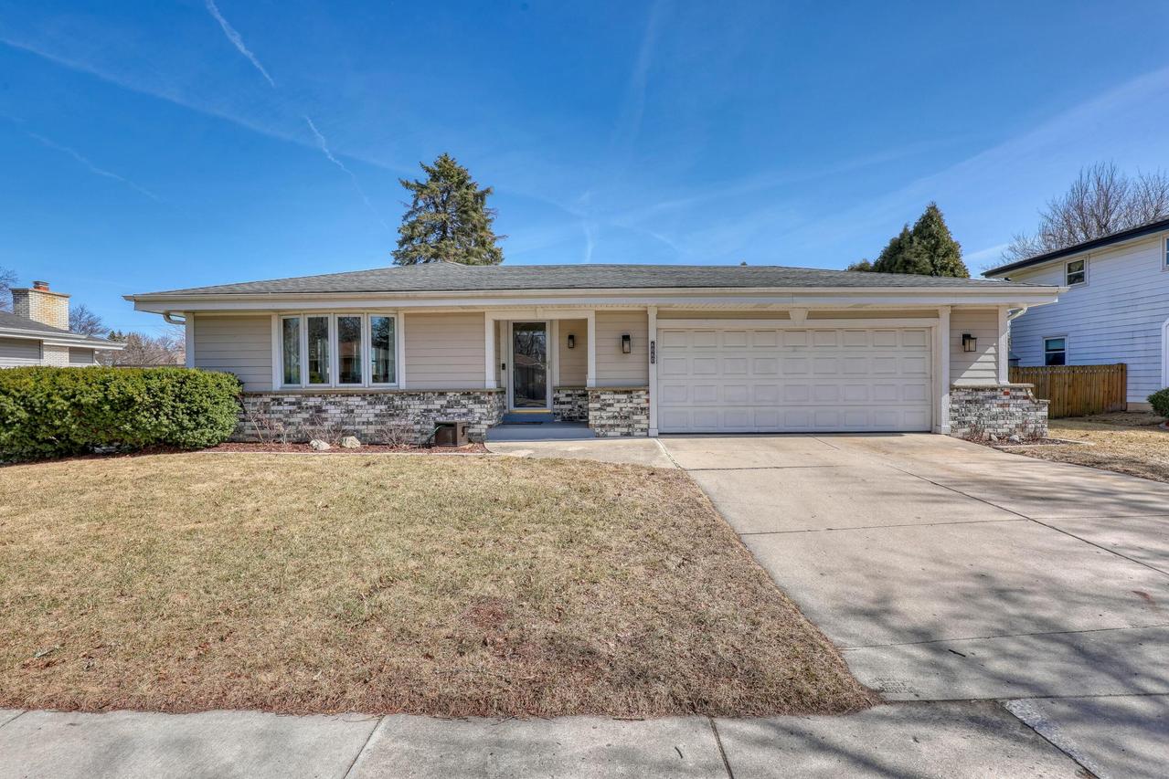 6060 S 19th St, Milwaukee, WI 53221