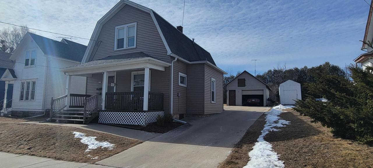 1606 S 10th St #1606 A, Manitowoc, WI 54220