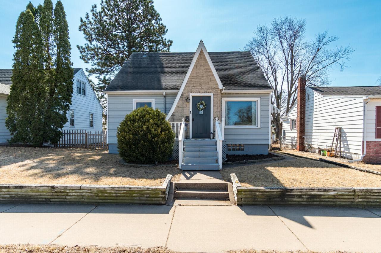 2216 Park Ave, La Crosse, WI 54601