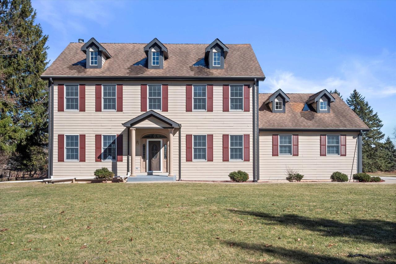 10744 N Wauwatosa Rd, Mequon, WI 53097