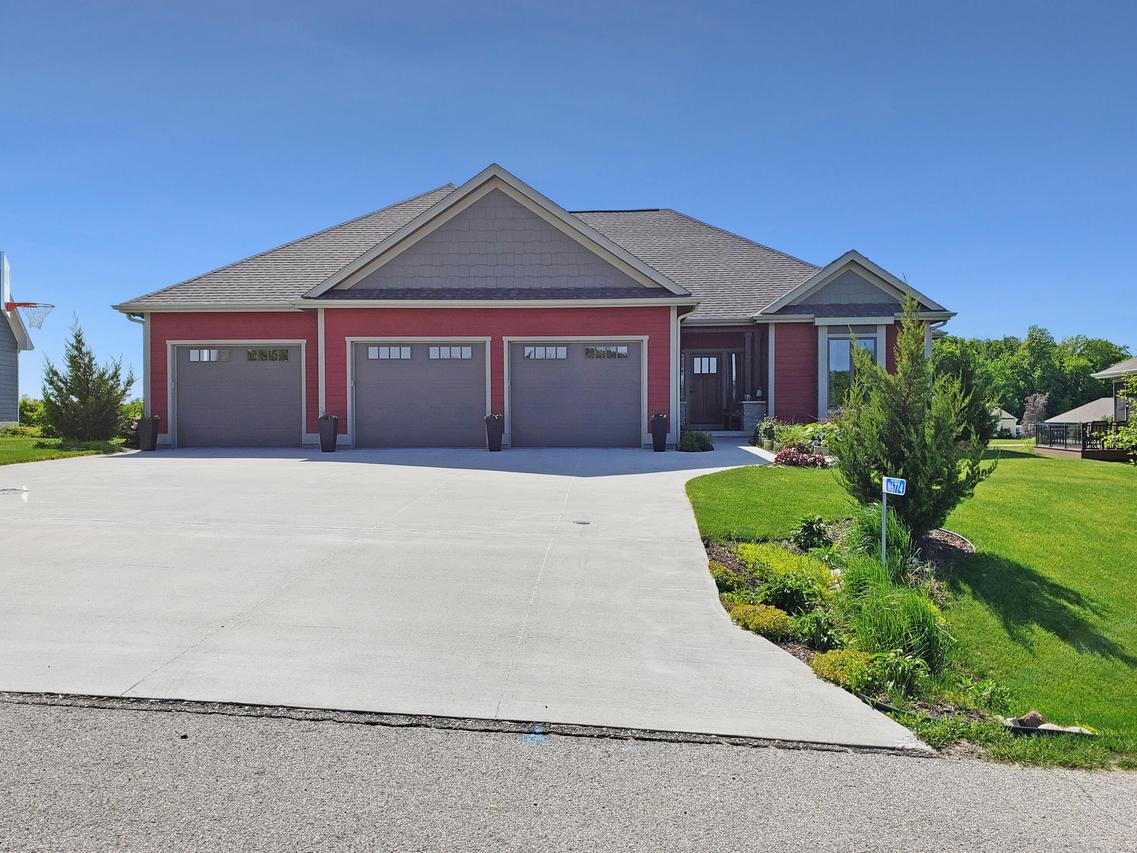 N6774 Ridgemor Dr, Sheboygan, WI 53083