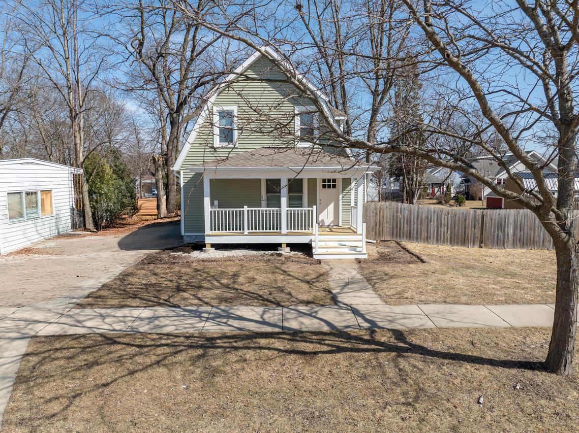307 N Wisconsin Dr, Elkhorn, WI 53121
