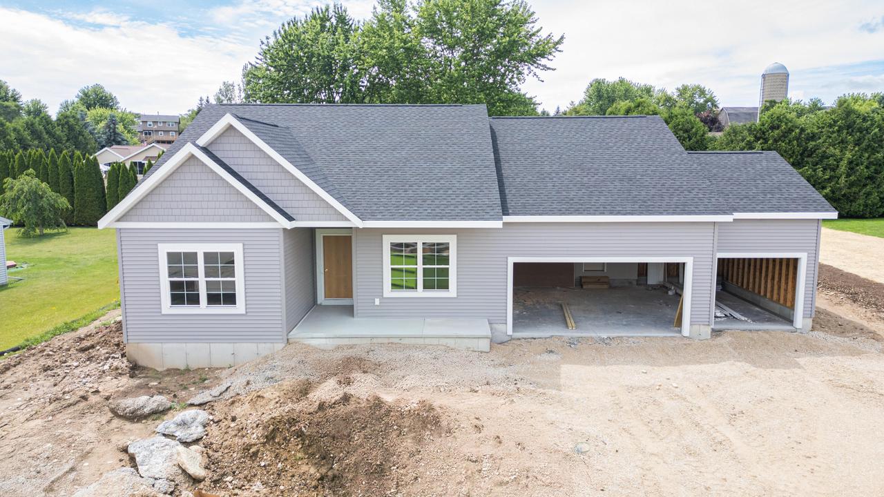 406 Valley Dr, Theresa, WI 53091
