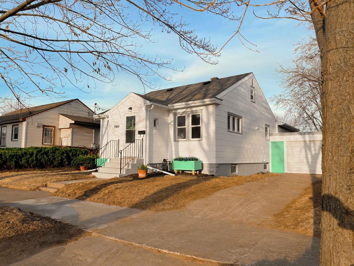 1909 13th St, La Crosse, WI 54601