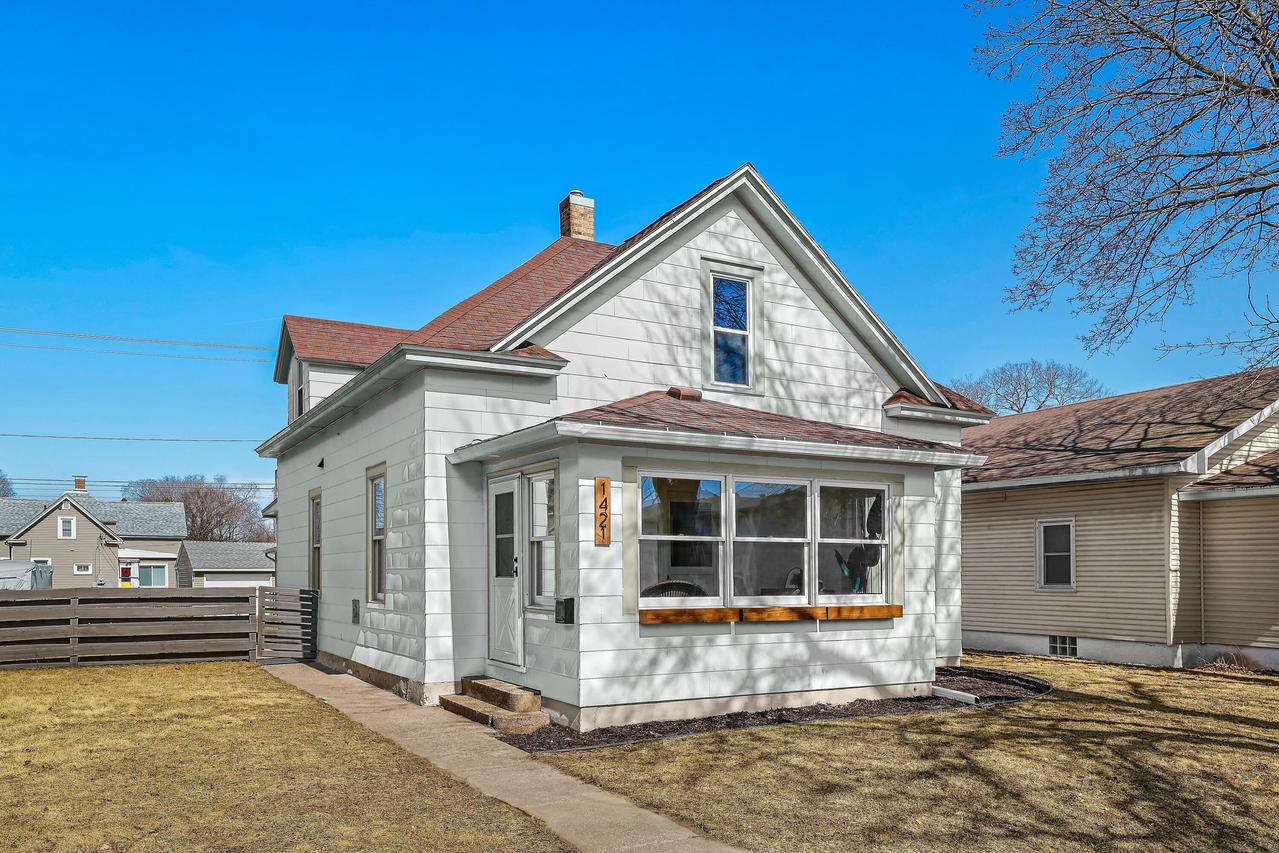1421 Redfield St, La Crosse, WI 54601