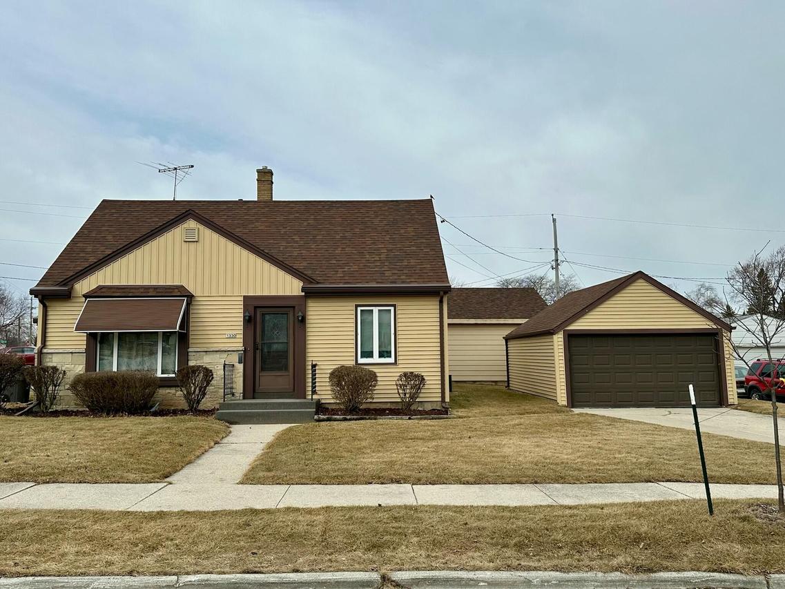 1330 S 21st St, Sheboygan, WI 53081