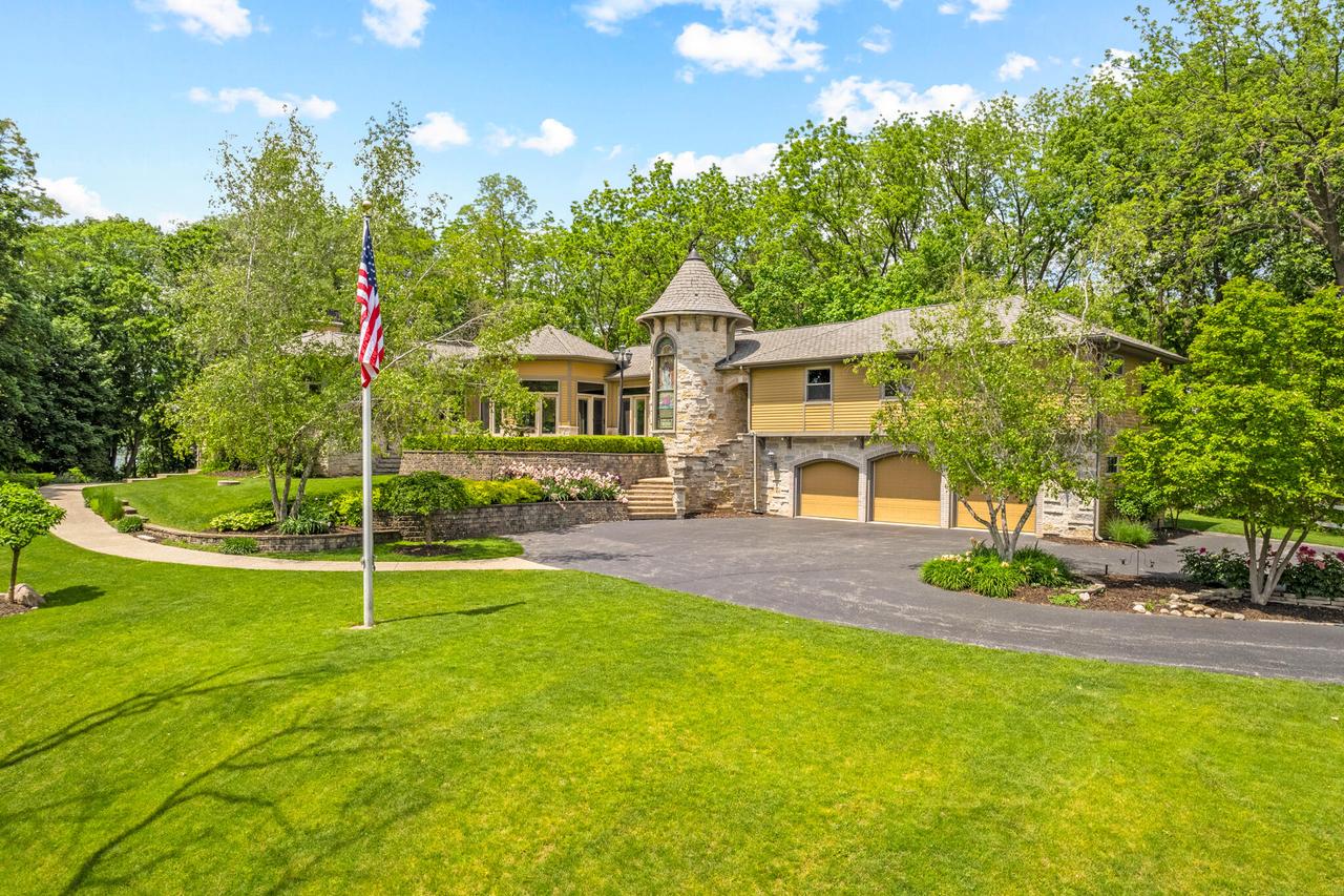 N8115 Pleasant Lake, La Grange, WI 53120