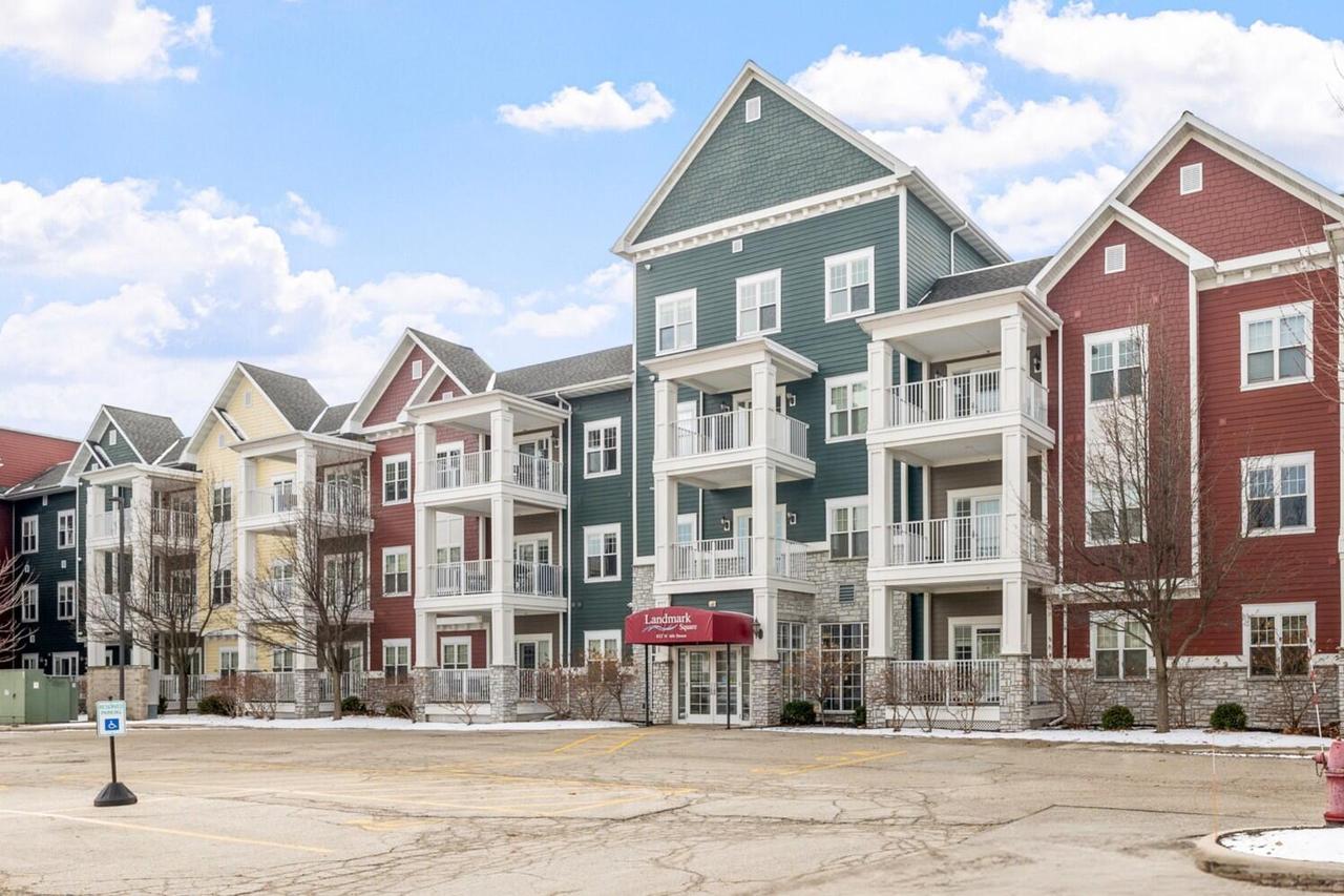 832 N 6th St #112, Sheboygan, WI 53081