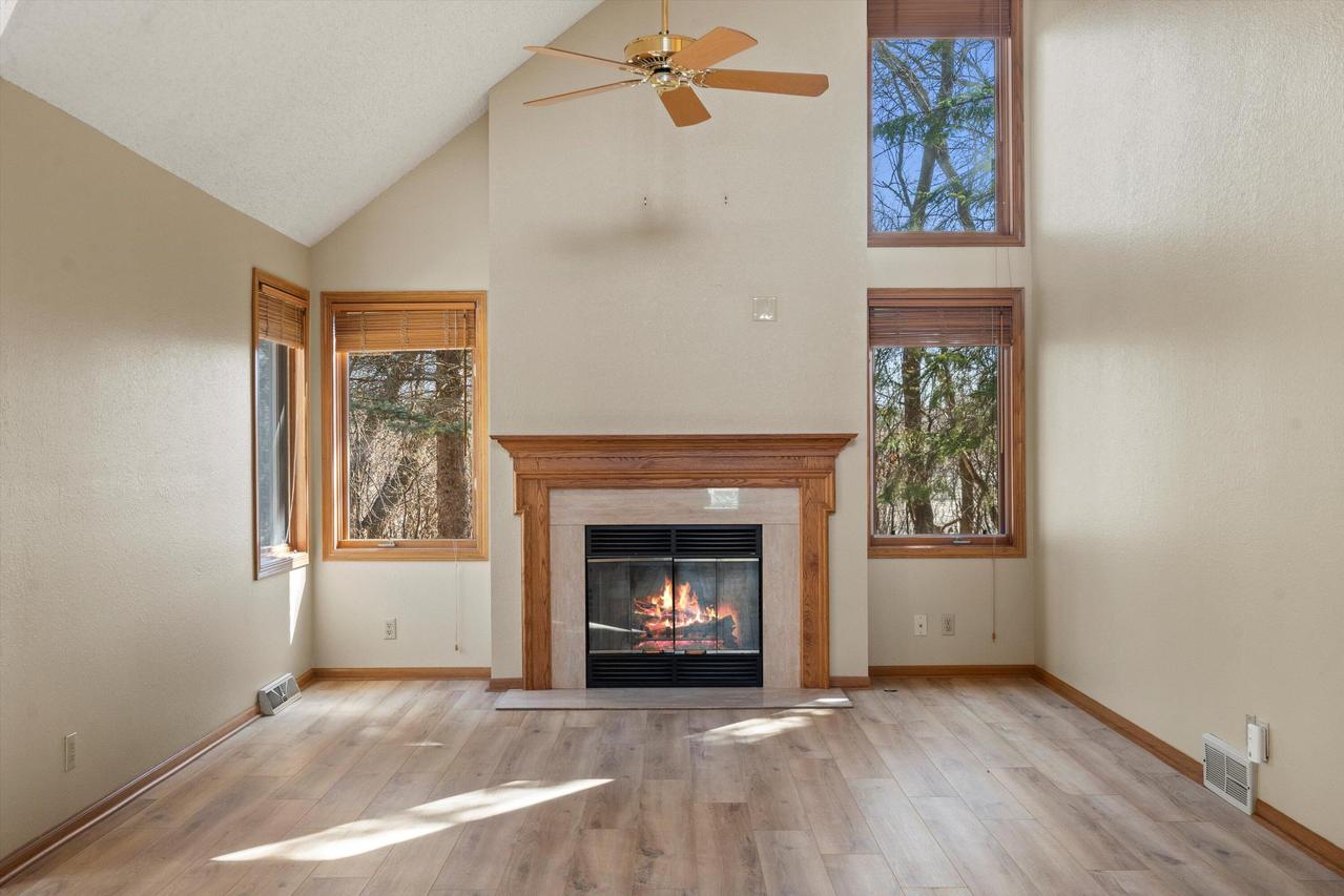N21W24113 Dorchester Dr #17F, Pewaukee, WI 53072